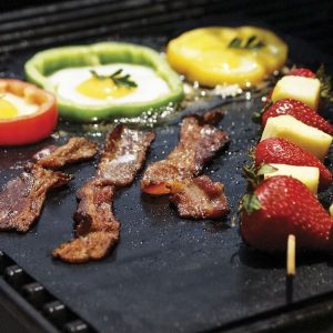 5PC Non-Stick BBQ Grill Mat (40 x 33 cm) - Resuable and Dishwasher Safe Cooking Mats - Black - Image 8