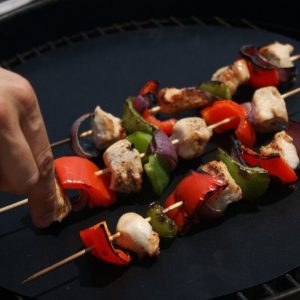10PC Non-Stick Round BBQ Grill Mat 41 cm Reusable & Dishwasher Safe - Image 5